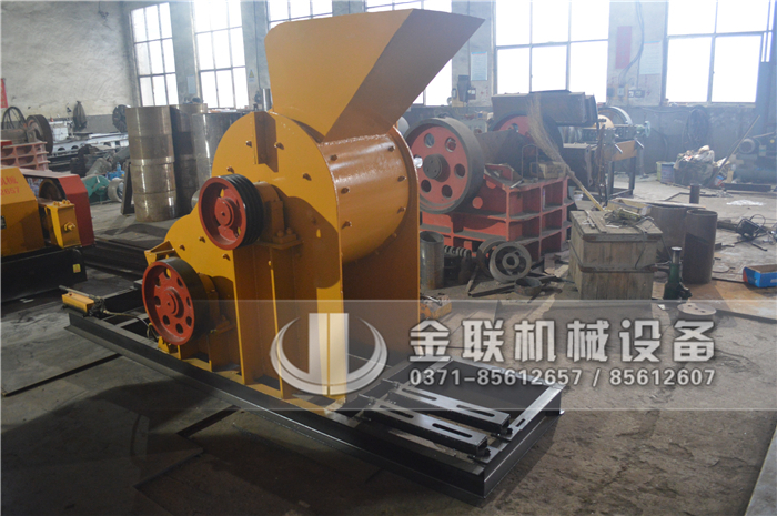 選購碎煤機(jī)用哪種機(jī)械設(shè)備好，有哪些顯著的優(yōu)勢？