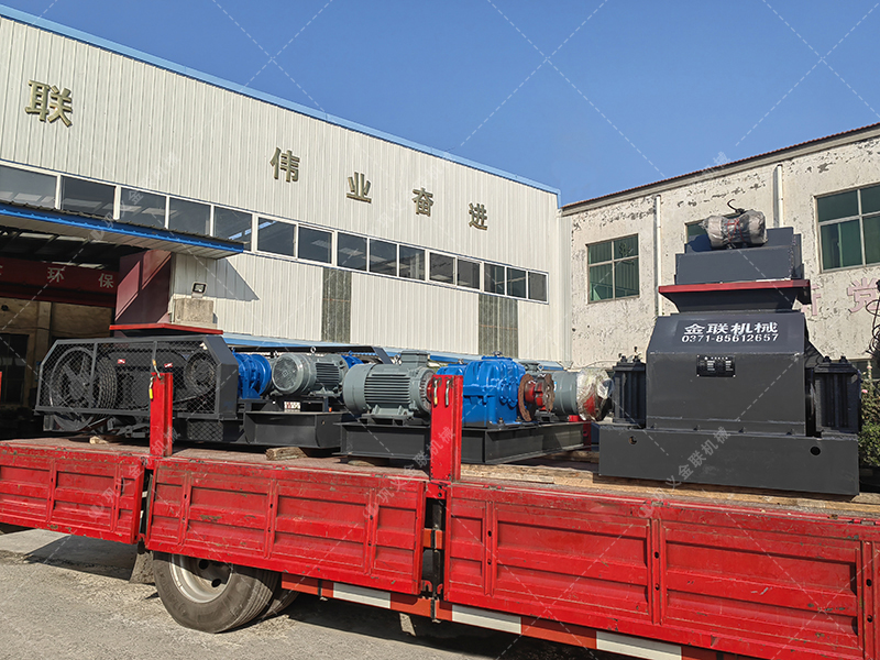 兩臺(tái)小型對輥制砂機(jī) 610x400組合對輥發(fā)往上海 兩臺(tái)小型對輥制砂機(jī) 610x400組合對輥發(fā)往上海