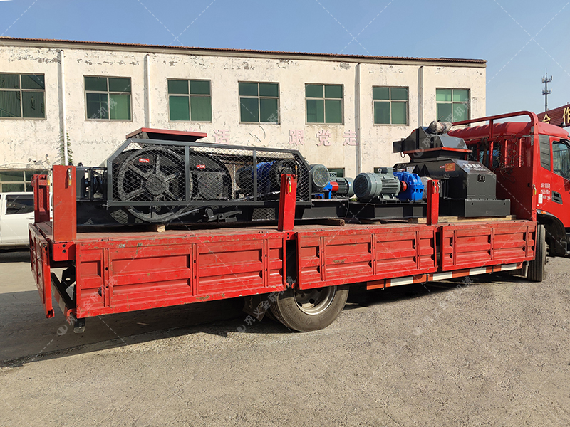 兩臺(tái)小型對輥制砂機(jī) 610x400組合對輥發(fā)往上海 兩臺(tái)小型對輥制砂機(jī) 610x400組合對輥發(fā)往上海